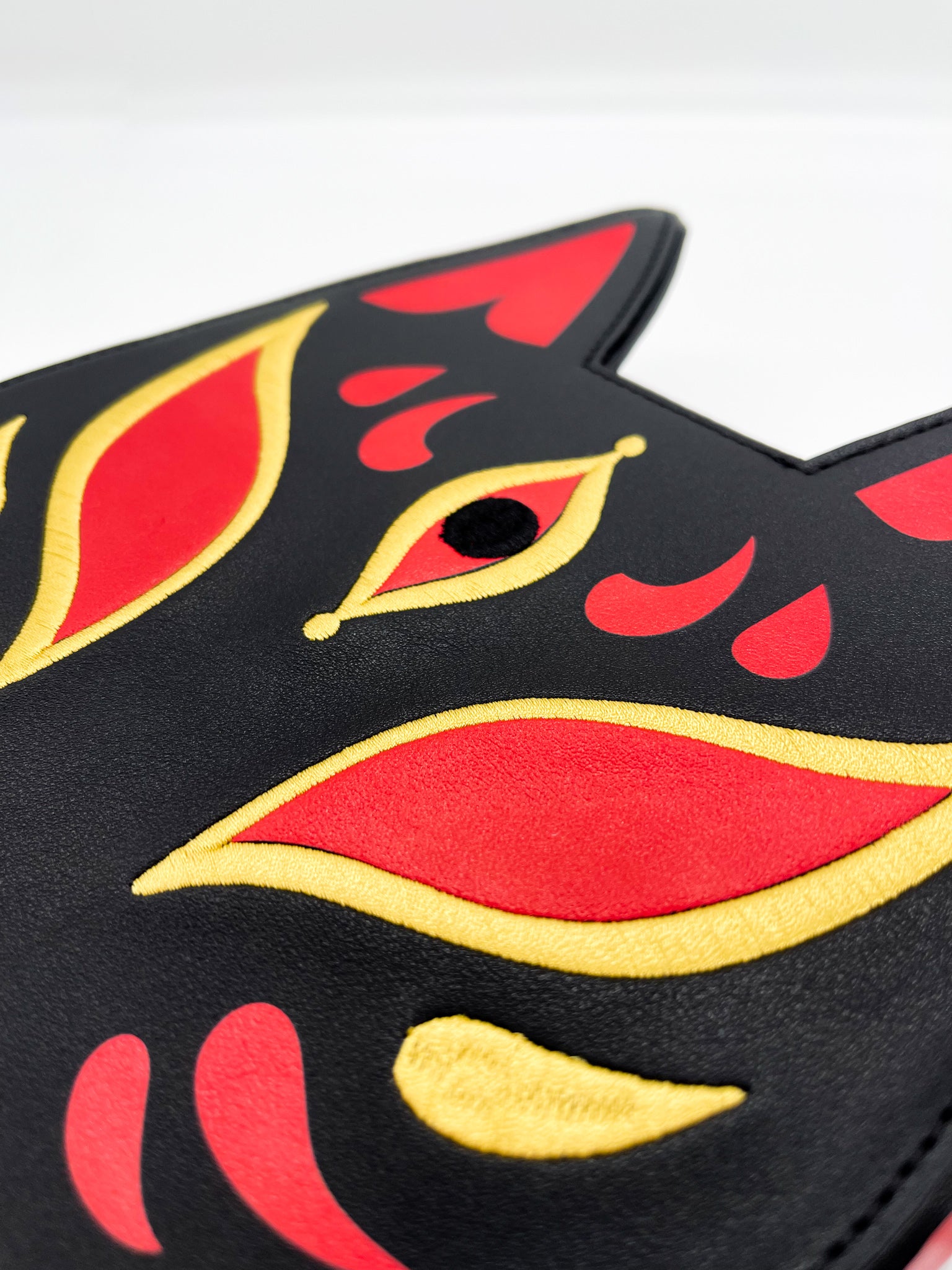Kitsune Convertible Bag : Black
