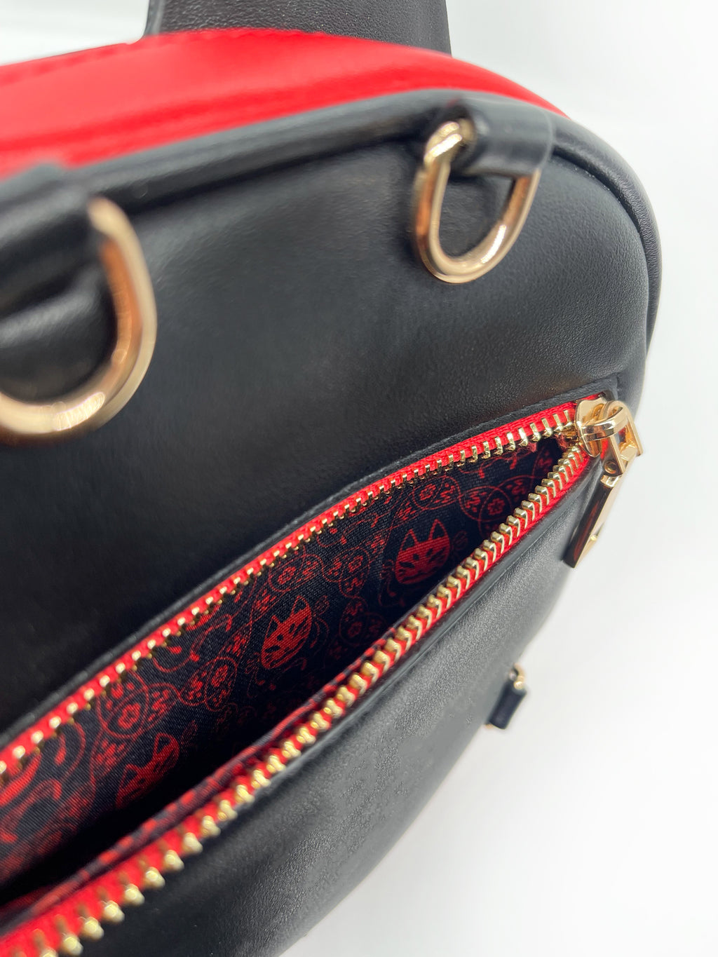 Kitsune Convertible Bag : Black
